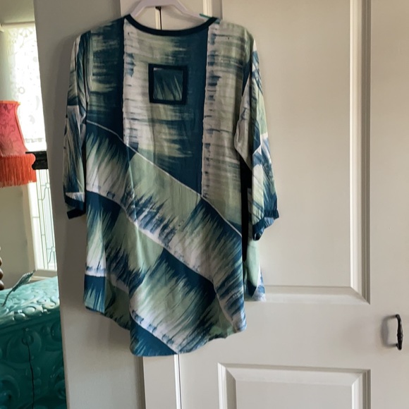 Women’s tunic- high/low - Picture 2 of 2